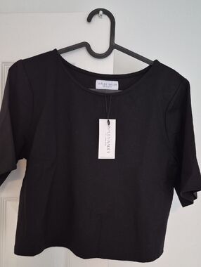 Ripley Radar Los Angeles Black Short Sleeve Women's Tee. Size 4